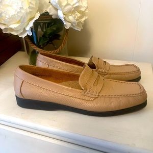 Rockport loafers. Great condition! Tan color.